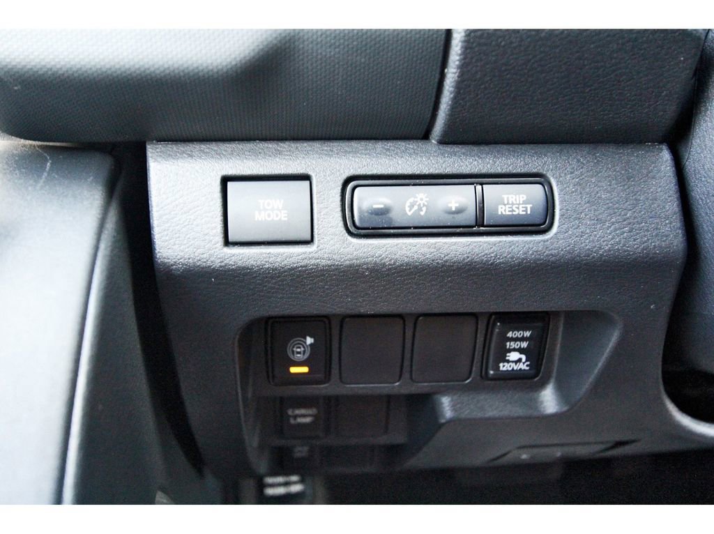 Used 2024 Nissan Frontier SV w/ SV Convenience Package image 21