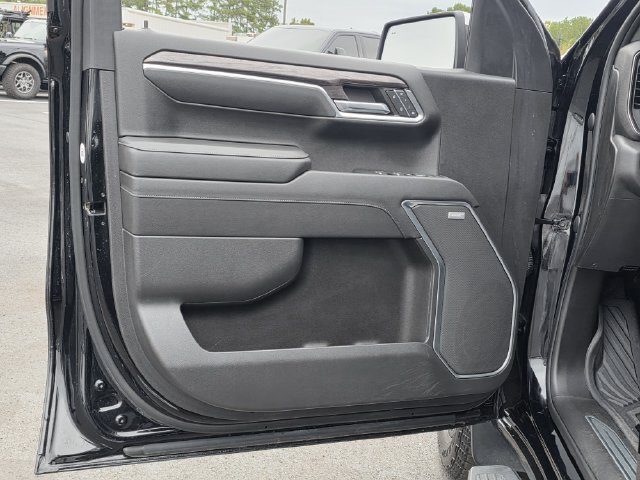 Used 2022 Chevrolet Silverado 1500 LTZ AWD/4WD image 17