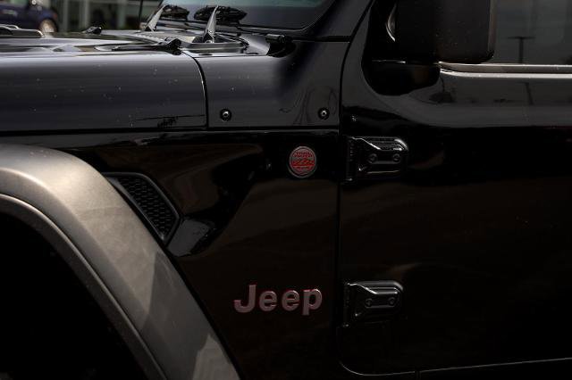 Used 2020 Jeep Wrangler Unlimited Rubicon w/ Dual Top Group AWD/4WD image 12