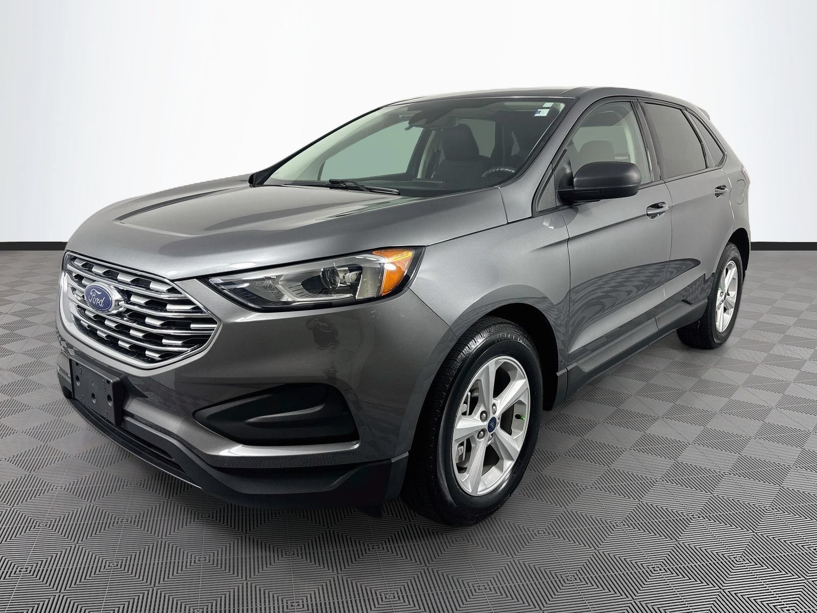 Certified 2021 Ford Edge SE FWD image 3