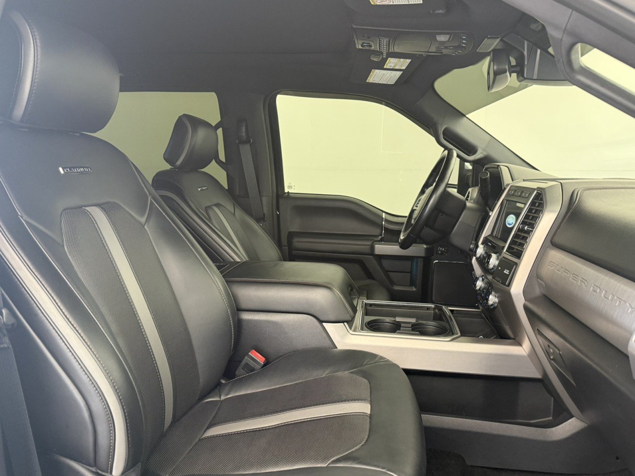 Certified 2019 Ford F250 Platinum w/ Platinum Ultimate Package AWD/4WD image 10