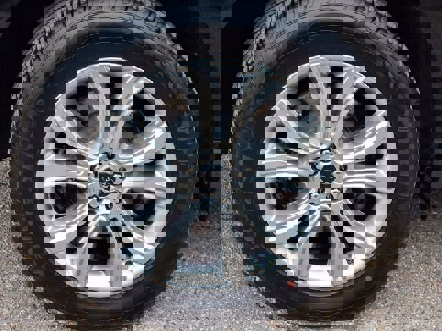 Certified 2024 Ford Edge Titanium w/ Class II Trailer Tow Package image 29