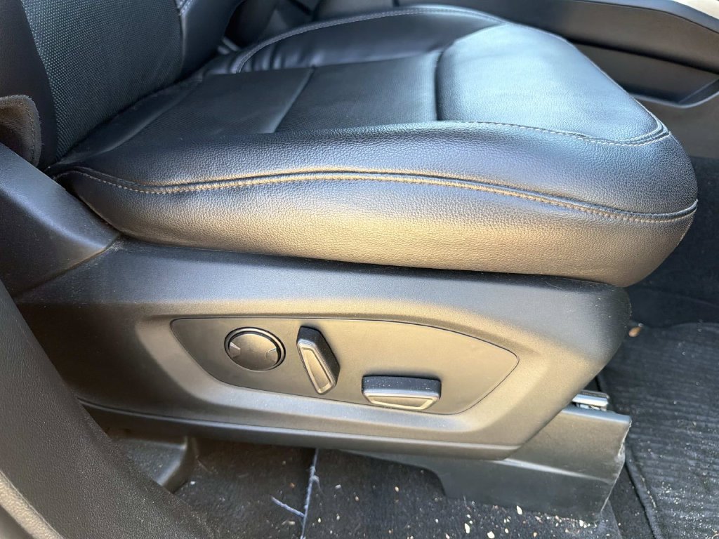 Certified 2023 Ford Explorer Limited w/ Limited Technology Package RWD image 15