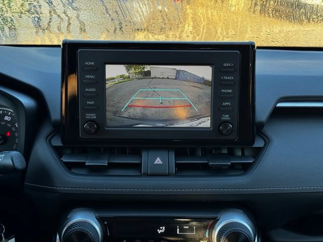 Used 2019 Toyota RAV4 LE w/ Carpet Mat Package AWD/4WD image 4