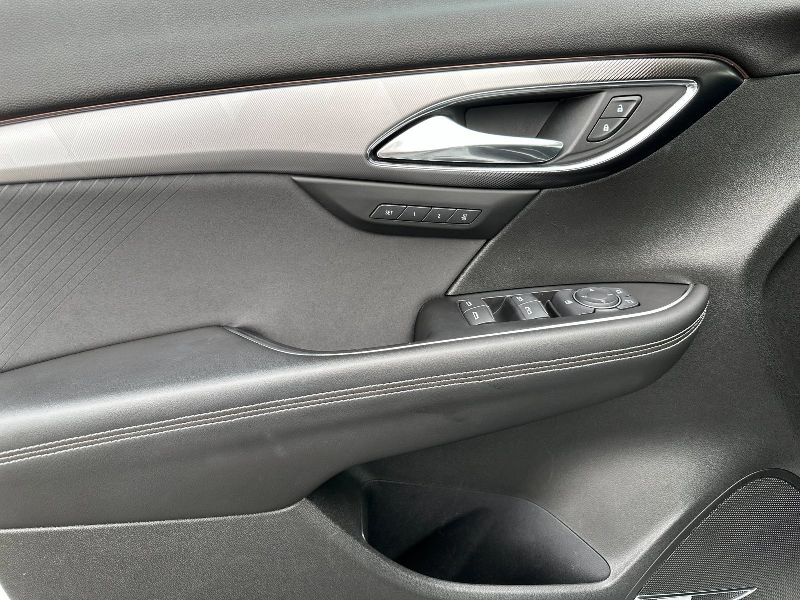 Used 2025 Buick Envision Sport Touring image 11