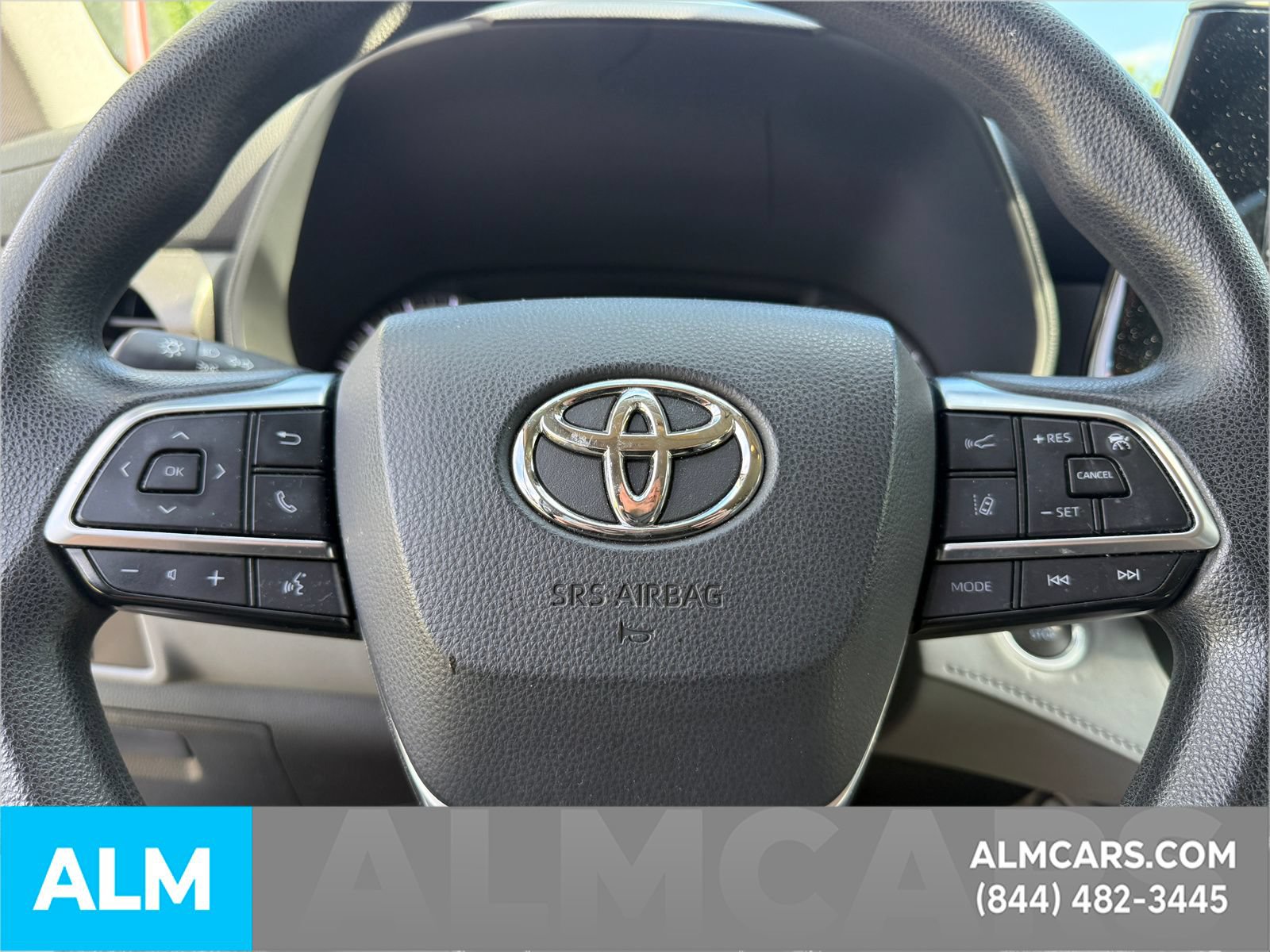 Used 2021 Toyota Highlander L AWD/4WD image 23