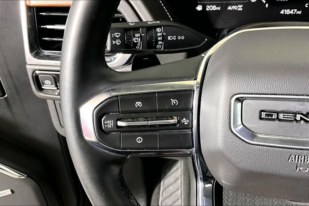 Used 2025 GMC Yukon Denali AWD/4WD image 14