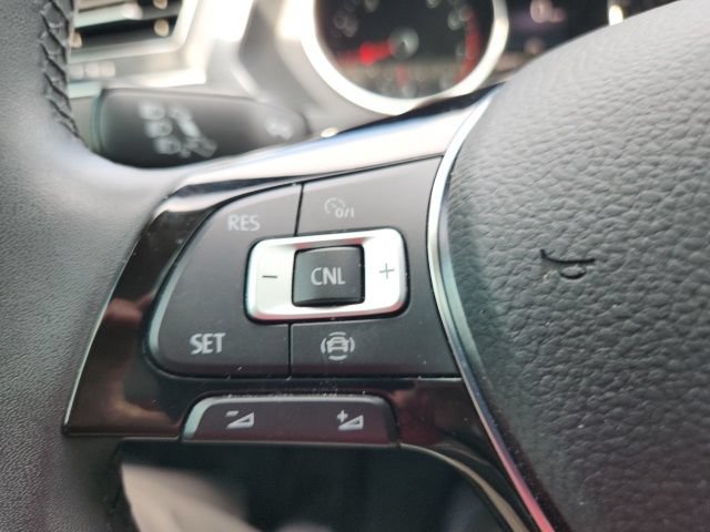 Used 2020 Volkswagen Tiguan SE w/ Panoramic Sunroof Package FWD image 30