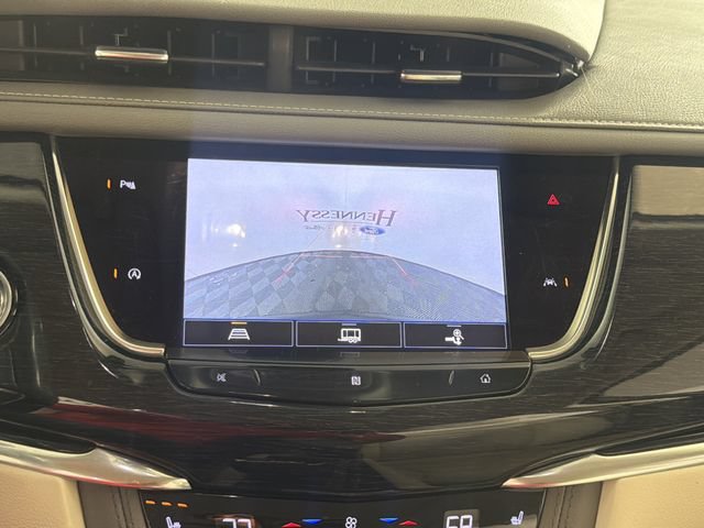 Used 2021 Cadillac XT6 Premium Luxury FWD image 2