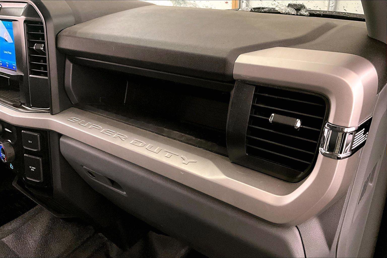 Certified 2025 Ford F250 XL w/ XL Off-Road Package image 15