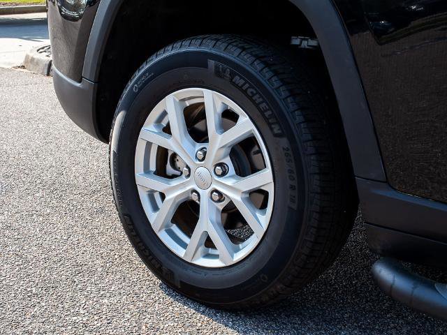 Used 2023 Jeep Grand Cherokee Limited AWD/4WD image 8