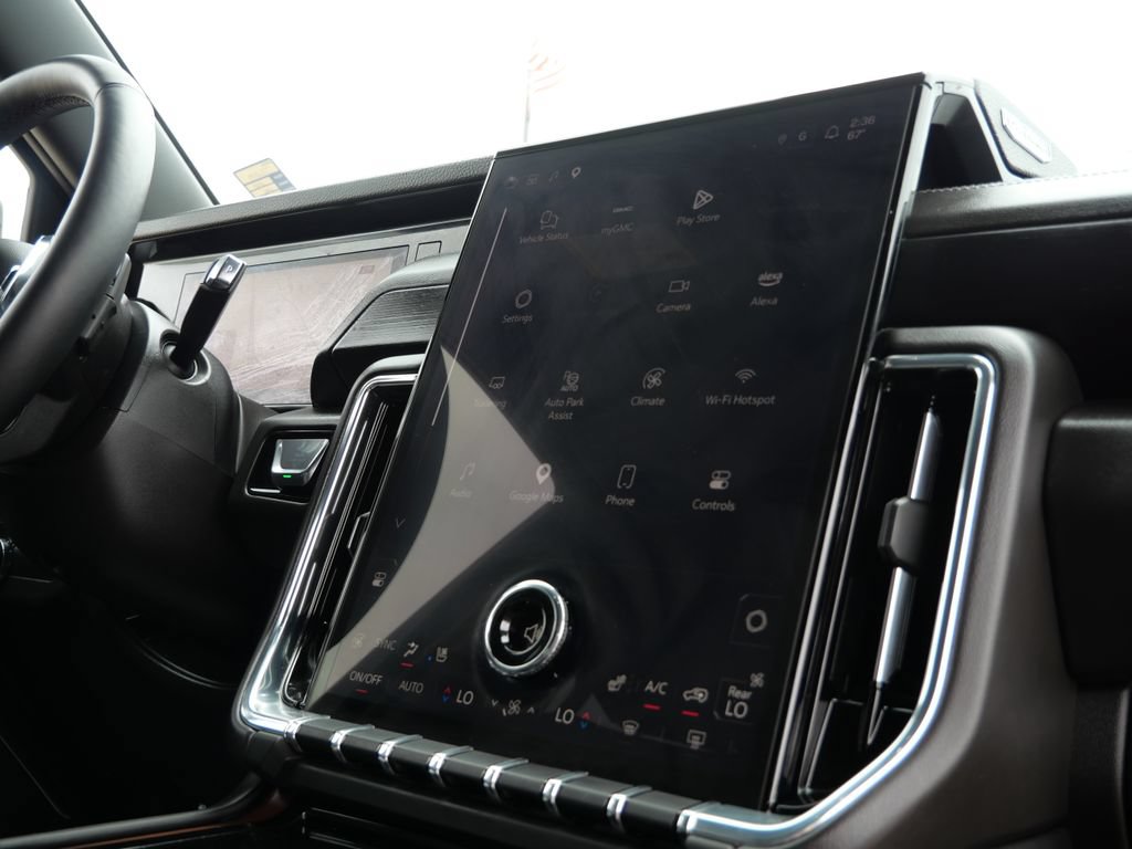 Used 2025 GMC Yukon Denali AWD/4WD image 19
