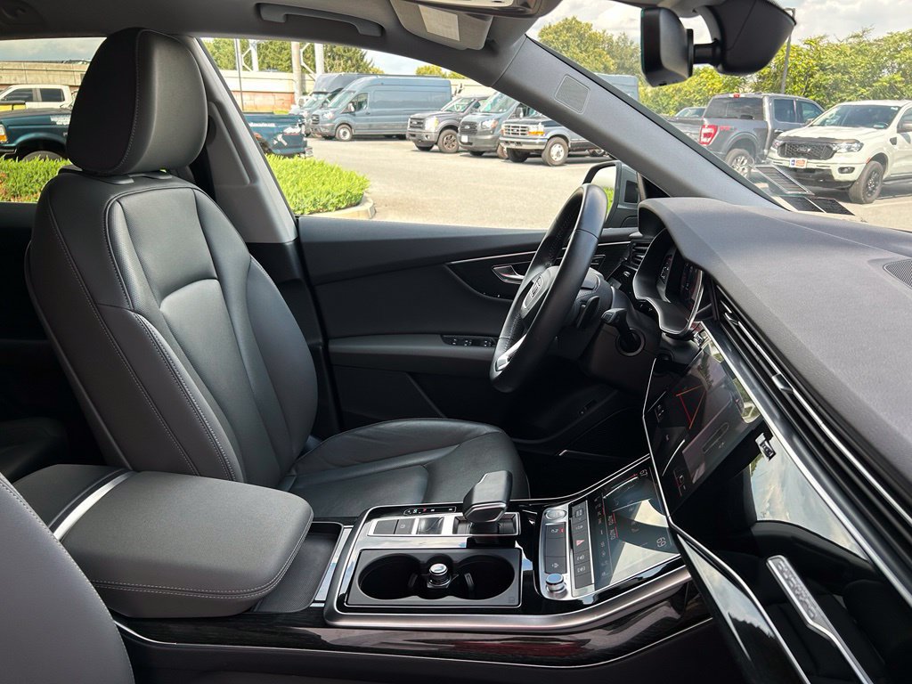 Used 2020 Audi Q8 Premium Plus AWD/4WD image 38