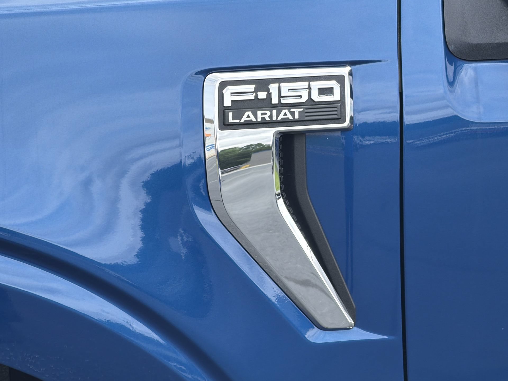 Certified 2025 Ford F150 Lariat w/ Equipment Group 502A High AWD/4WD image 43