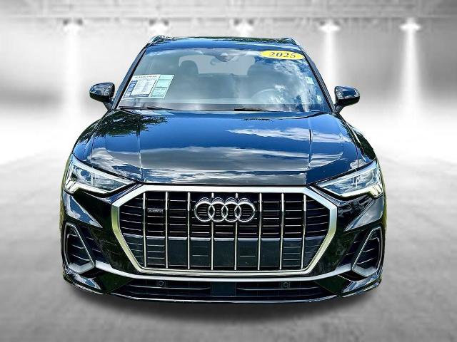 Used 2025 Audi Q3 2.0T Premium AWD/4WD image 2