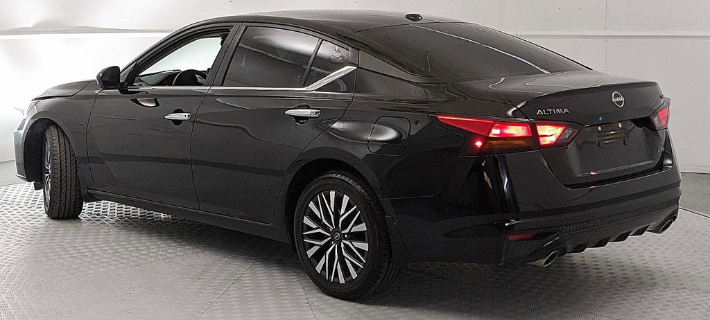Used 2024 Nissan Altima 2.5 SV w/ SV Premium Package AWD/4WD image 4