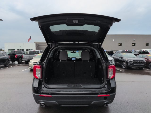 Certified 2023 Ford Explorer XLT w/ Equipment Group 202A AWD/4WD image 20
