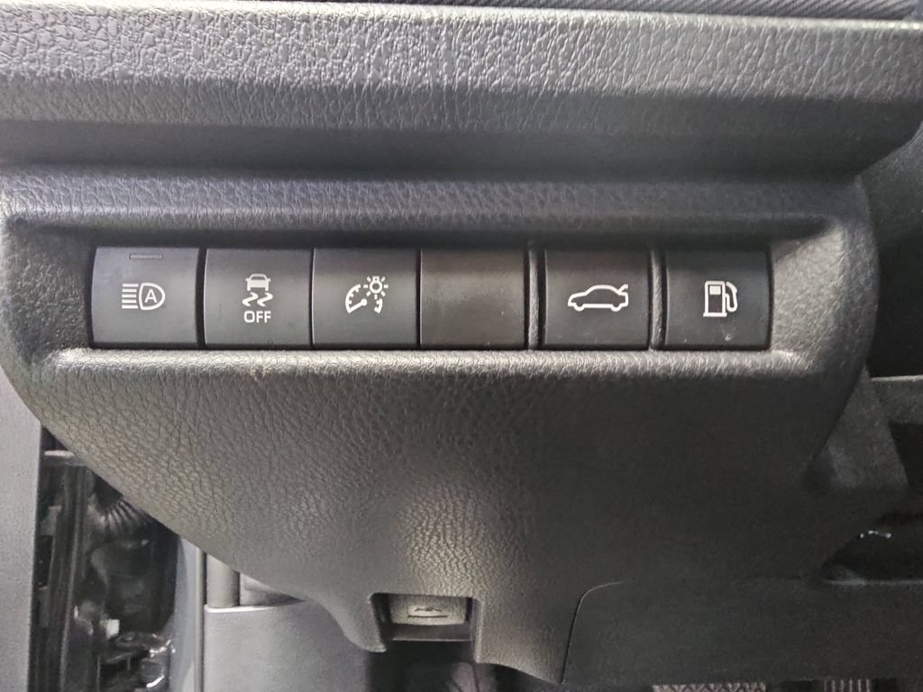 Used 2025 Toyota Camry LE FWD image 21