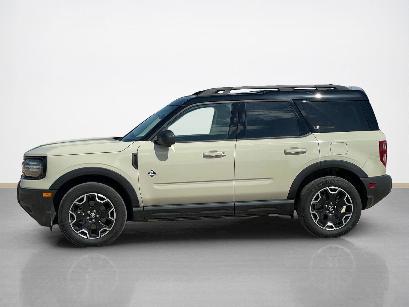 Certified 2025 Ford Bronco Sport Outer Banks w/ Outer Banks Tech Package+ AWD/4WD image 4