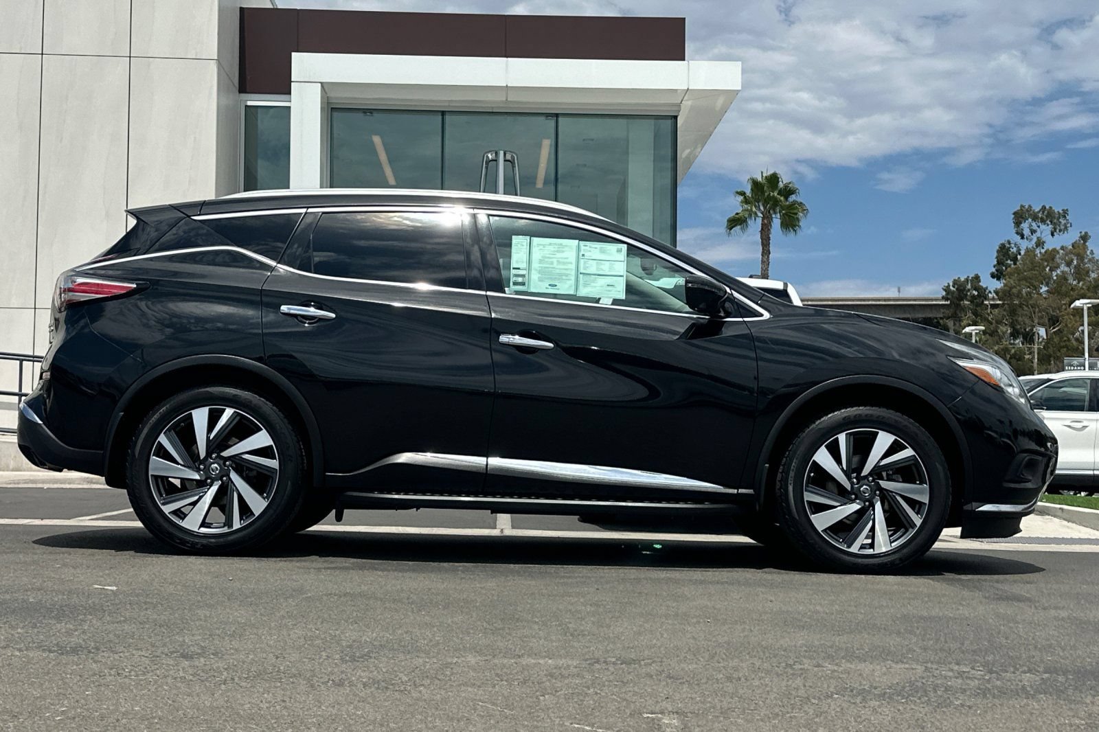 Used 2018 Nissan Murano Platinum AWD/4WD image 2