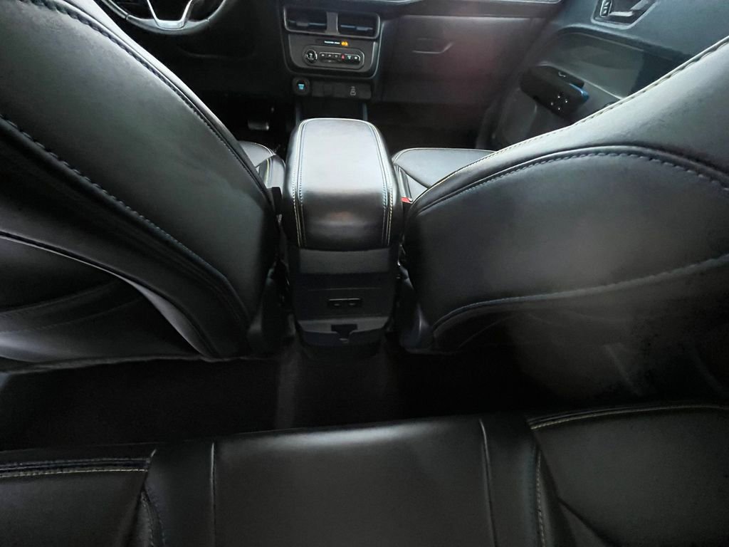 Certified 2025 Ford Maverick Lobo image 24