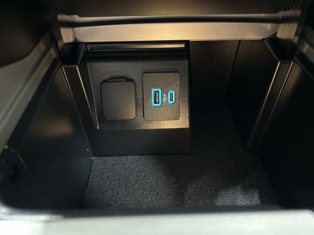 Certified 2024 Ford Explorer XLT w/ Class IV Trailer Tow Package image 23