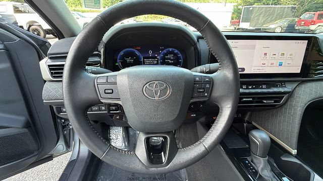 Used 2025 Toyota Camry XLE FWD image 23