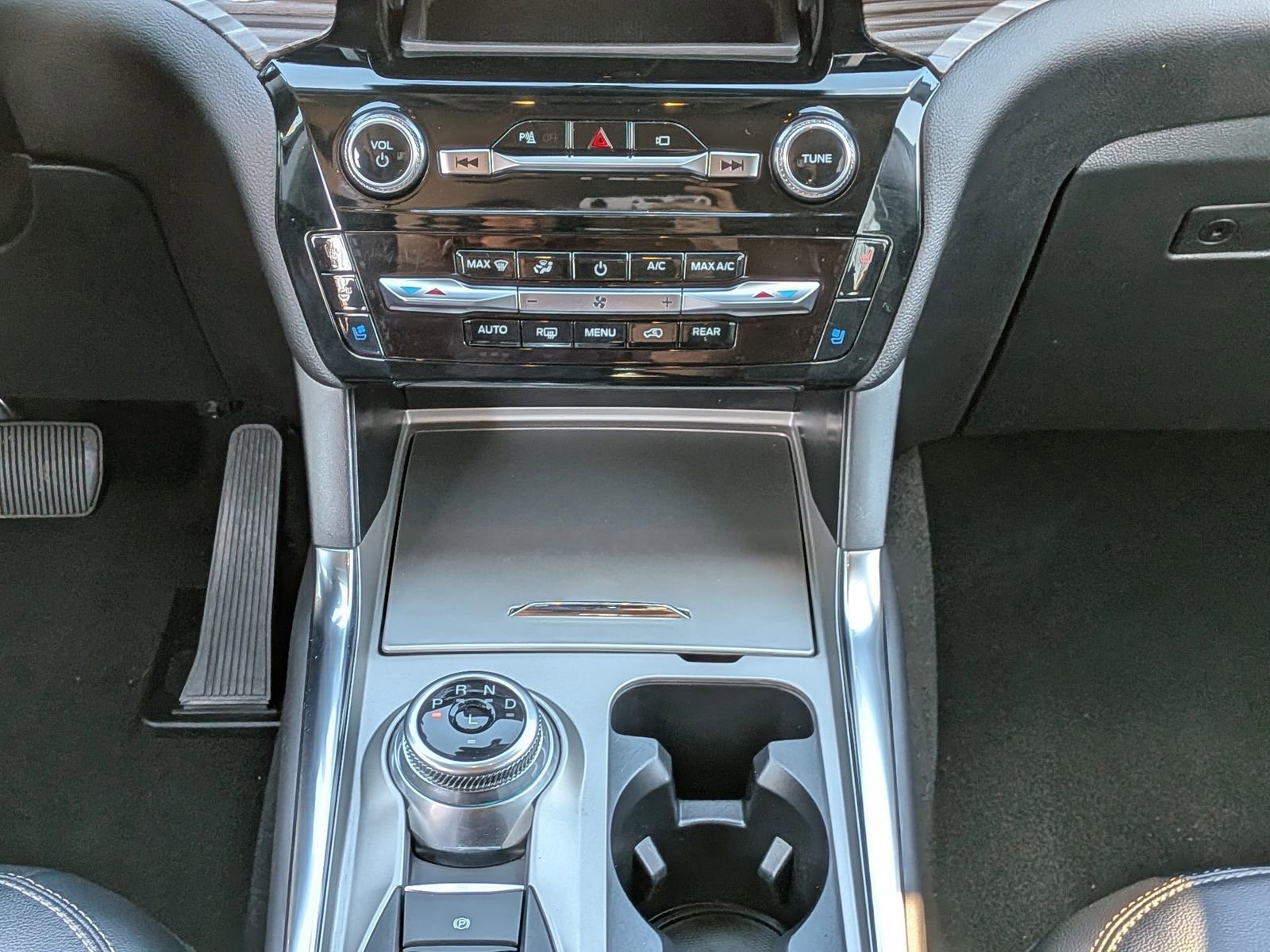 Certified 2023 Ford Explorer Limited w/ Equipment Group 301A image 22