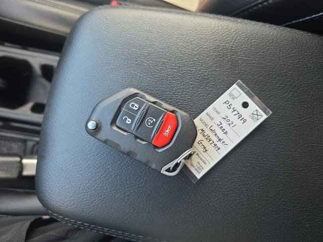 Used 2021 Jeep Wrangler Unlimited Sahara image 38