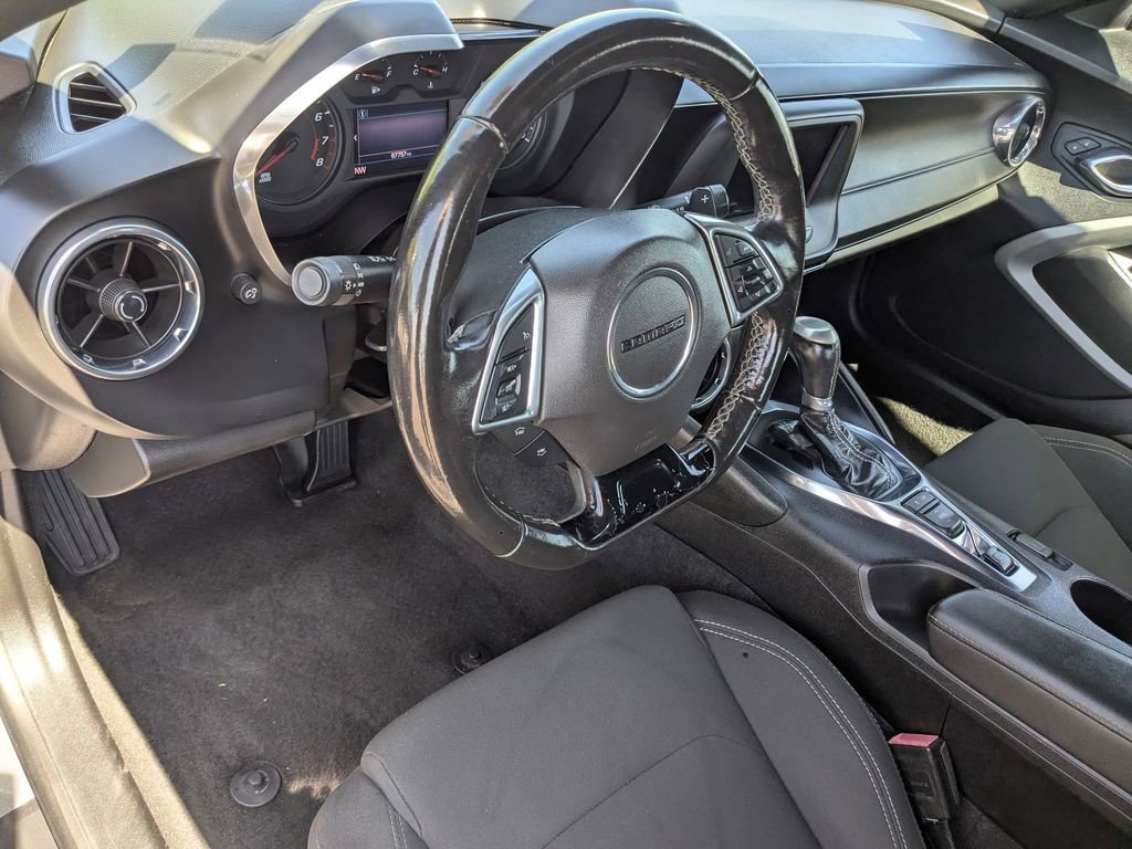 Used 2020 Chevrolet Camaro LT RWD image 9