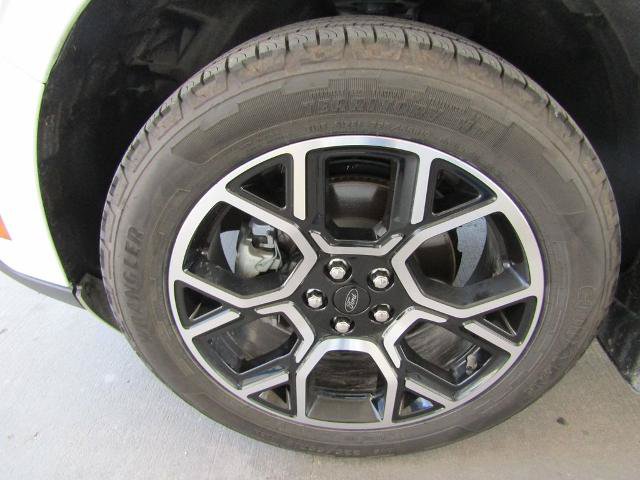 Certified 2025 Ford Maverick Lariat w/ 4K Tow Package AWD/4WD image 32