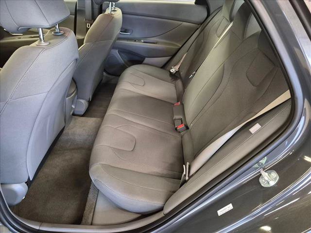 Used 2025 Hyundai Elantra SE FWD image 20