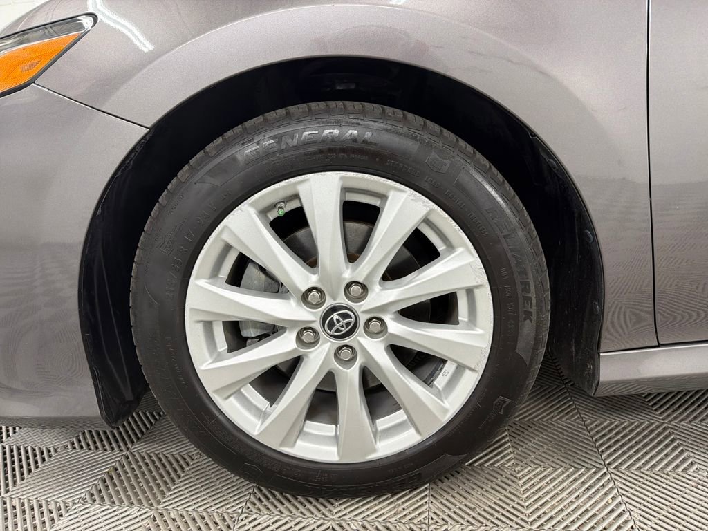 Used 2019 Toyota Camry L image 14