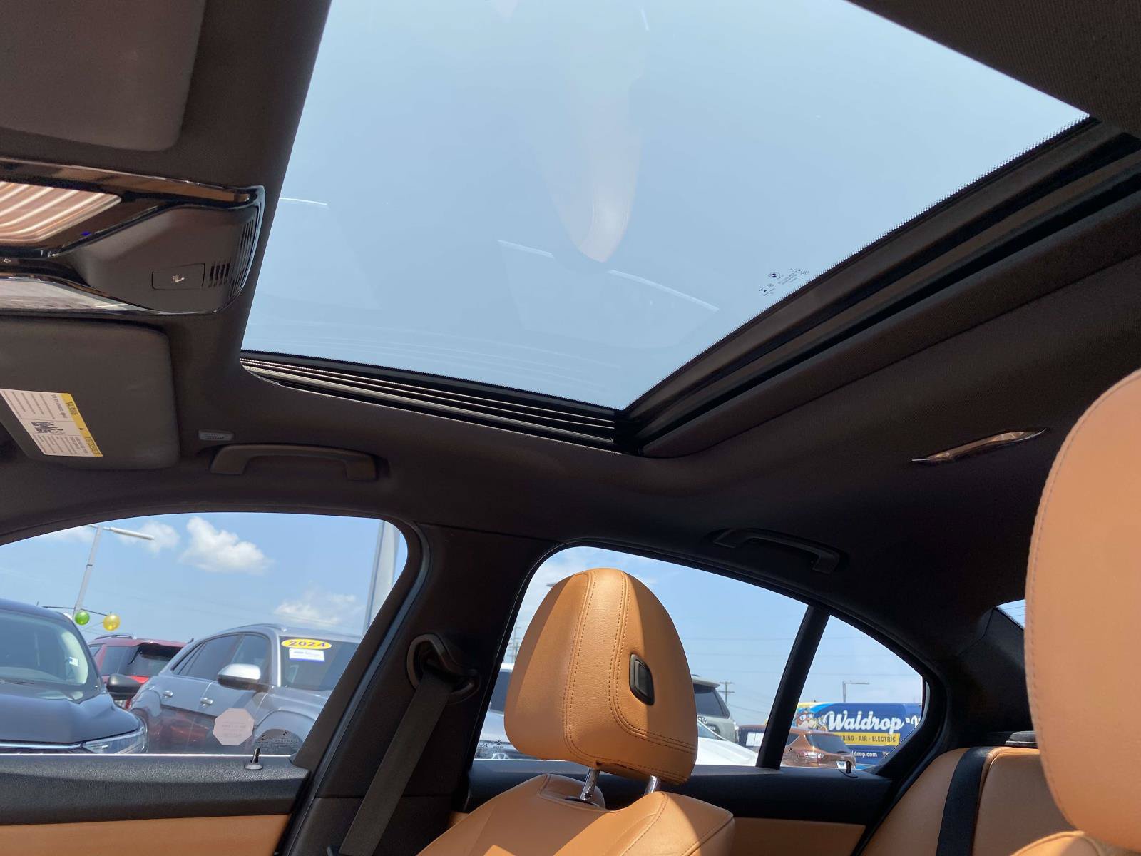 Used 2019 BMW 330i Sedan RWD image 17