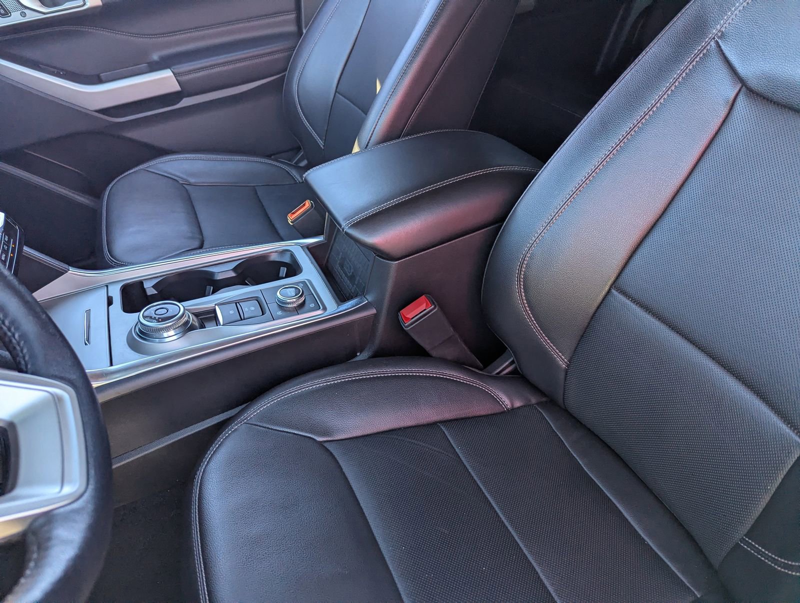 Certified 2023 Ford Explorer Limited image 18