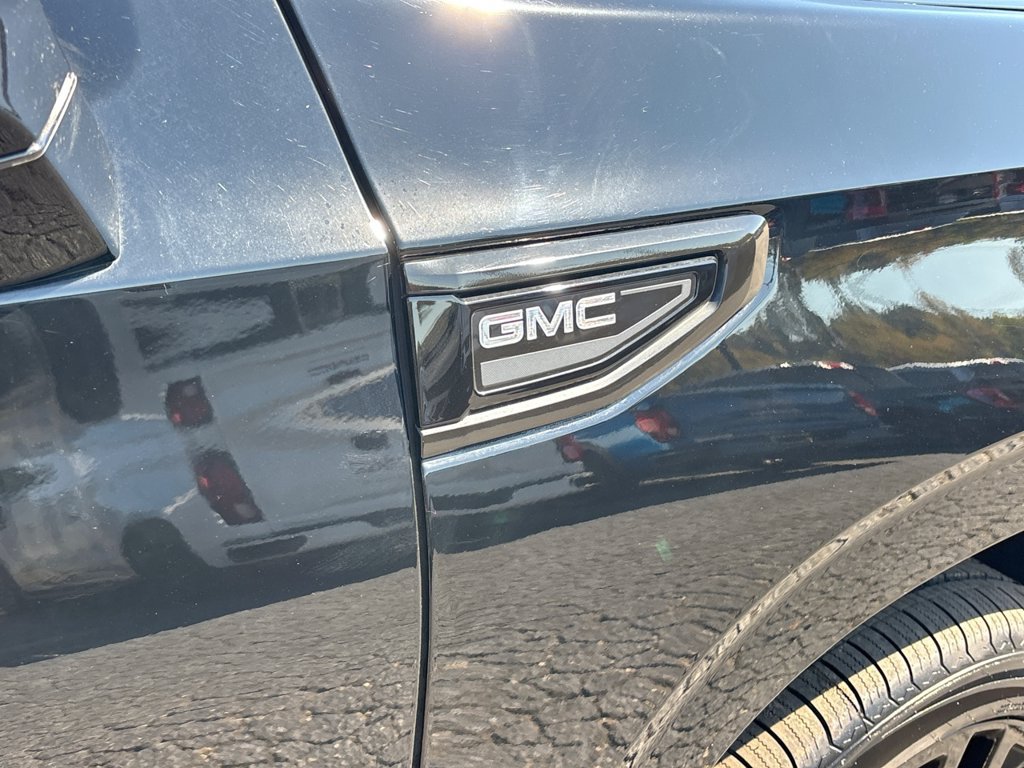 Used 2024 GMC Yukon Denali AWD/4WD image 13