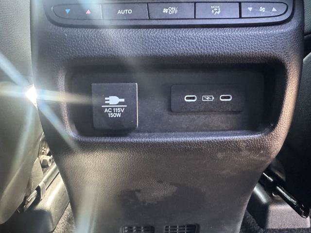 Used 2025 Honda Pilot TrailSport image 17