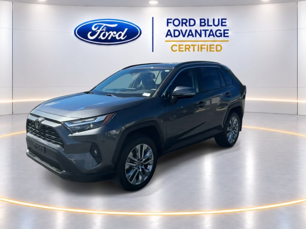 Used 2023 Toyota RAV4 XLE Premium AWD/4WD image 5