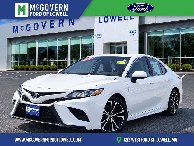 Used 2019 Toyota Camry SE w/ Carpet Mat Package FWD image 1