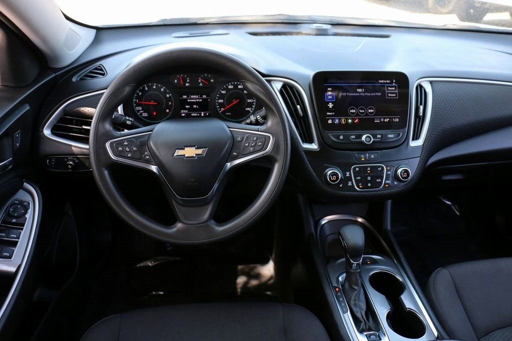 Used 2025 Chevrolet Malibu LT image 22