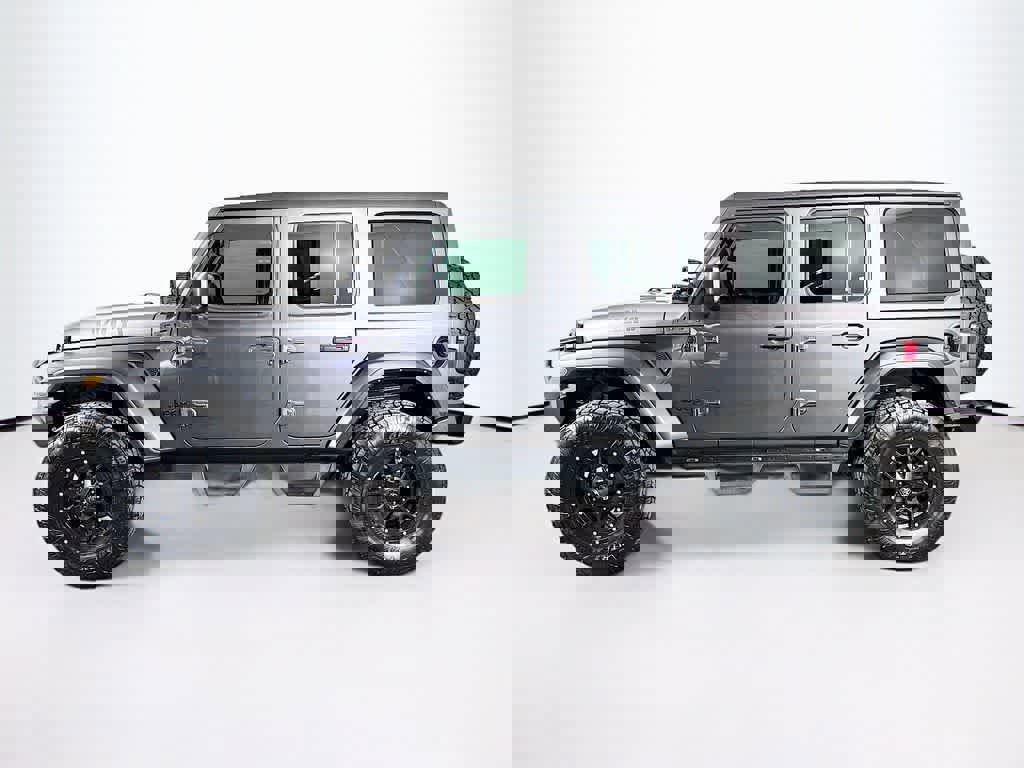 Used 2022 Jeep Wrangler Unlimited Willys image 2