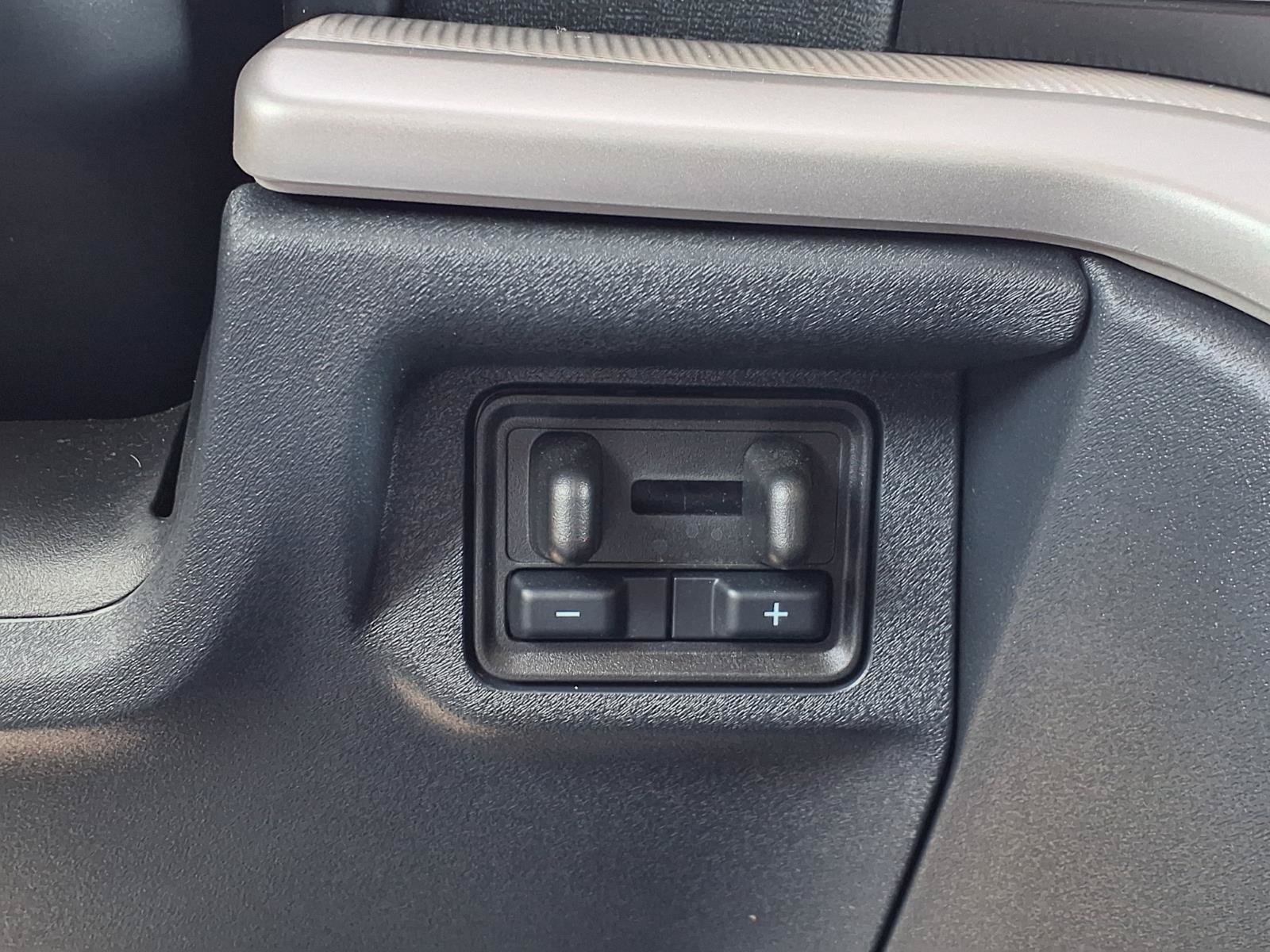 Certified 2025 Ford Expedition Active AWD/4WD image 25