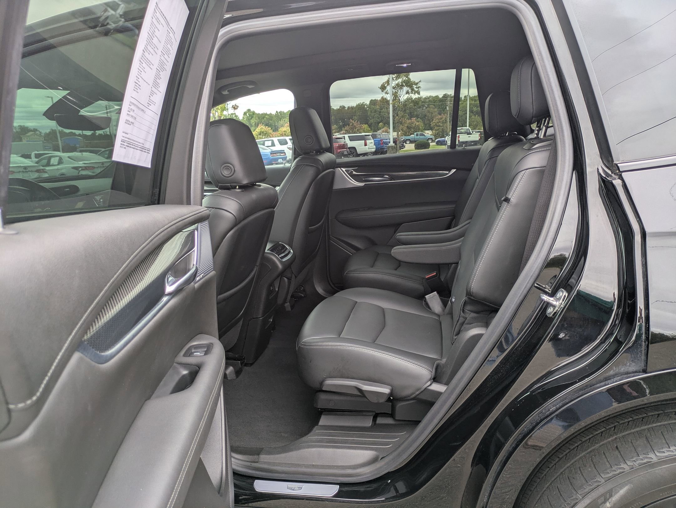 Used 2024 Cadillac XT6 Sport w/ LPO, Onyx Lite Package image 28