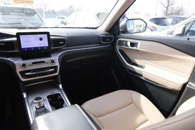 Certified 2024 Ford Explorer XLT w/ Equipment Group 202A image 27