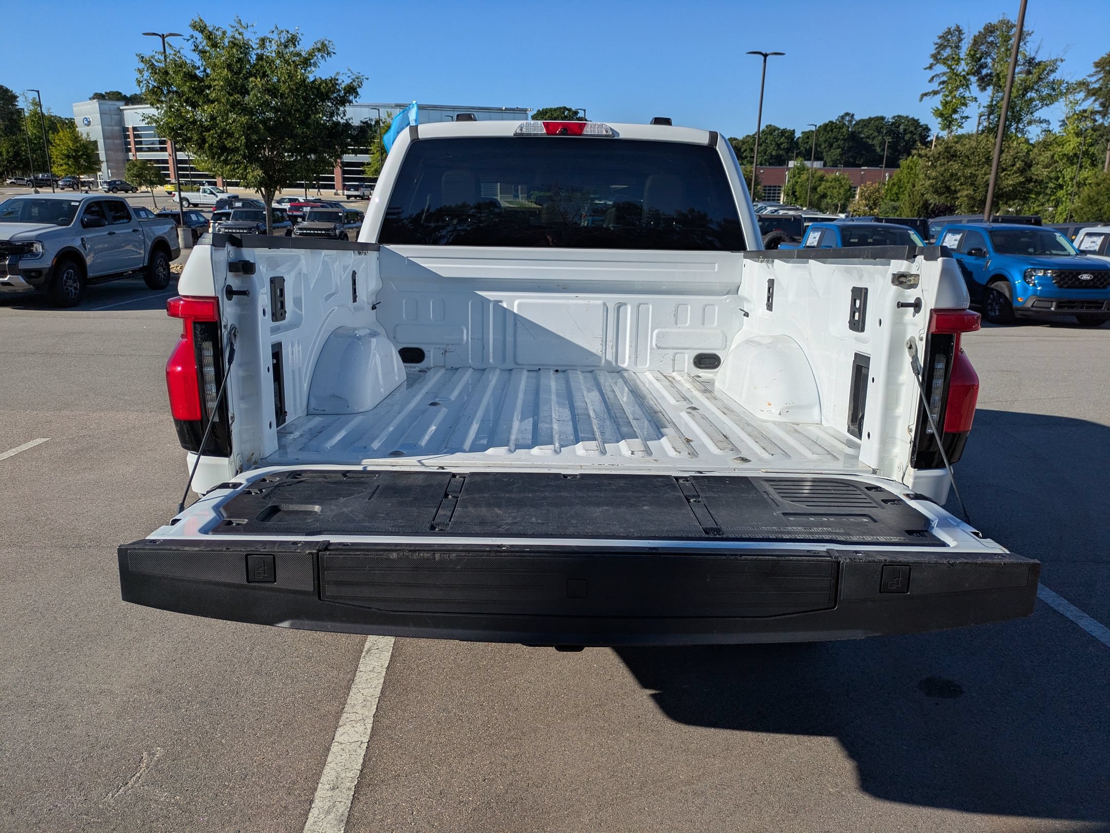 Certified 2025 Ford F150 Lightning Flash AWD/4WD image 33