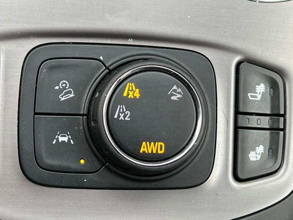 Used 2023 GMC Terrain AT4 image 30