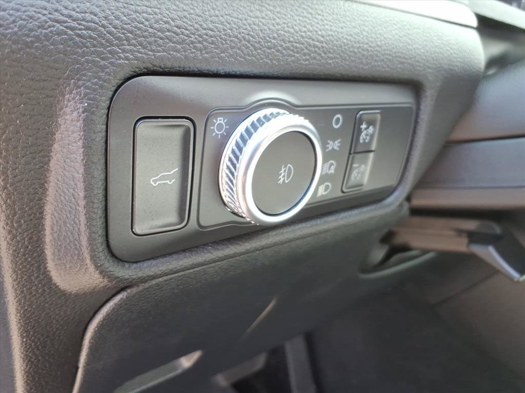Certified 2021 Ford Explorer XLT w/ Equipment Group 202A AWD/4WD image 11