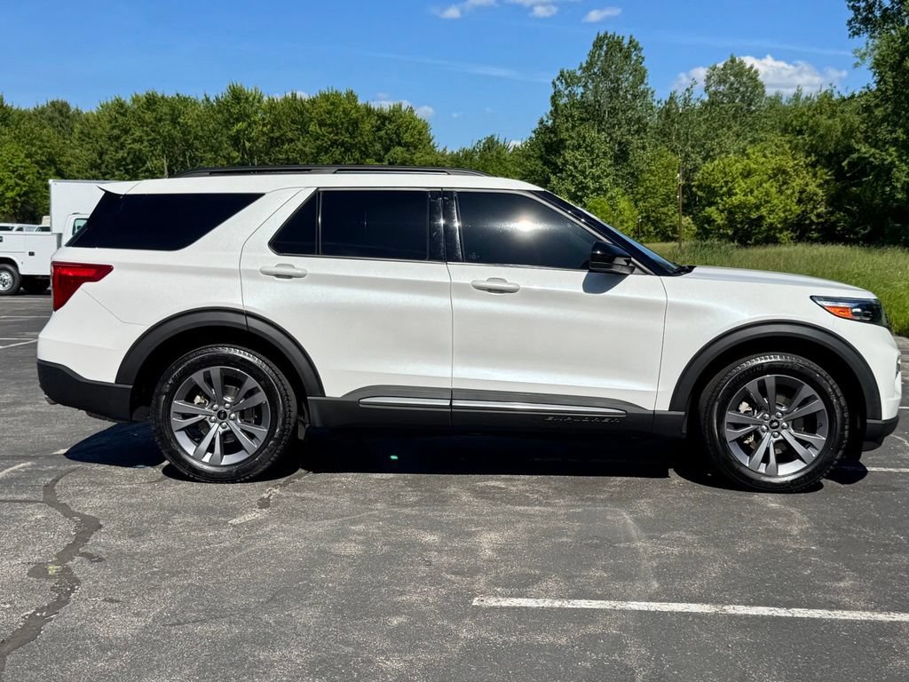 Certified 2023 Ford Explorer XLT w/ Equipment Group 202A AWD/4WD image 7