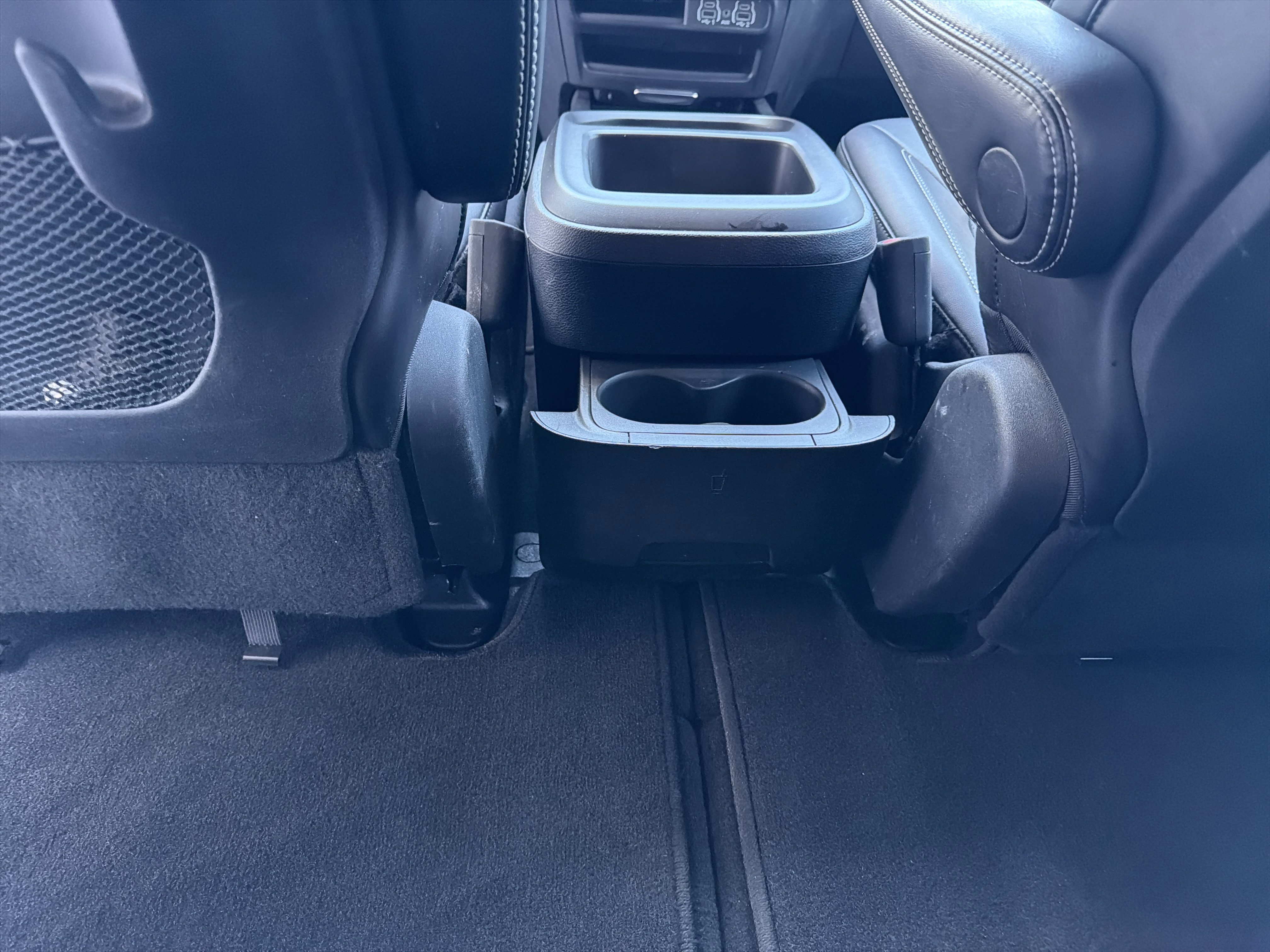 Used 2025 Chrysler Pacifica Select image 35