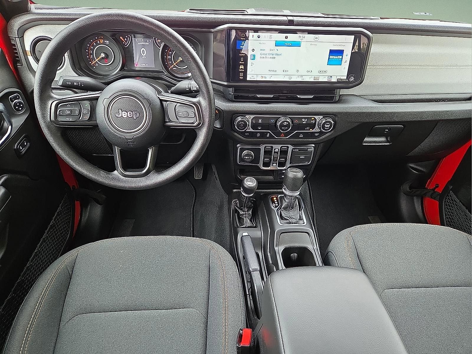 Used 2025 Jeep Gladiator Sport image 11